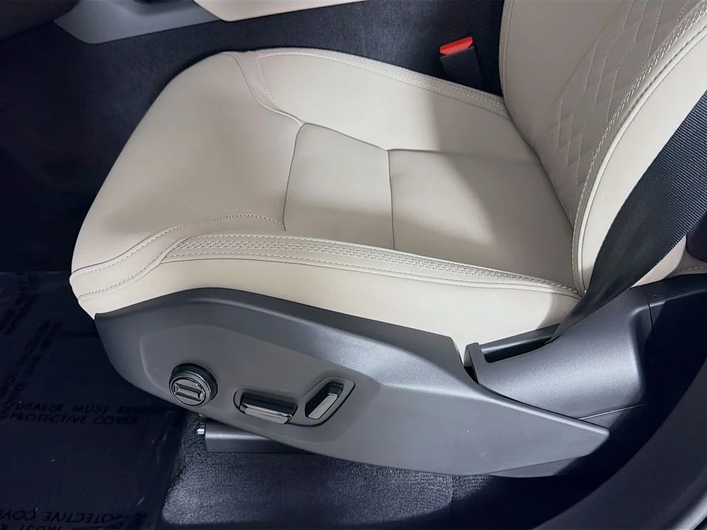 New 2026  Volvo T8 Plus image 20
