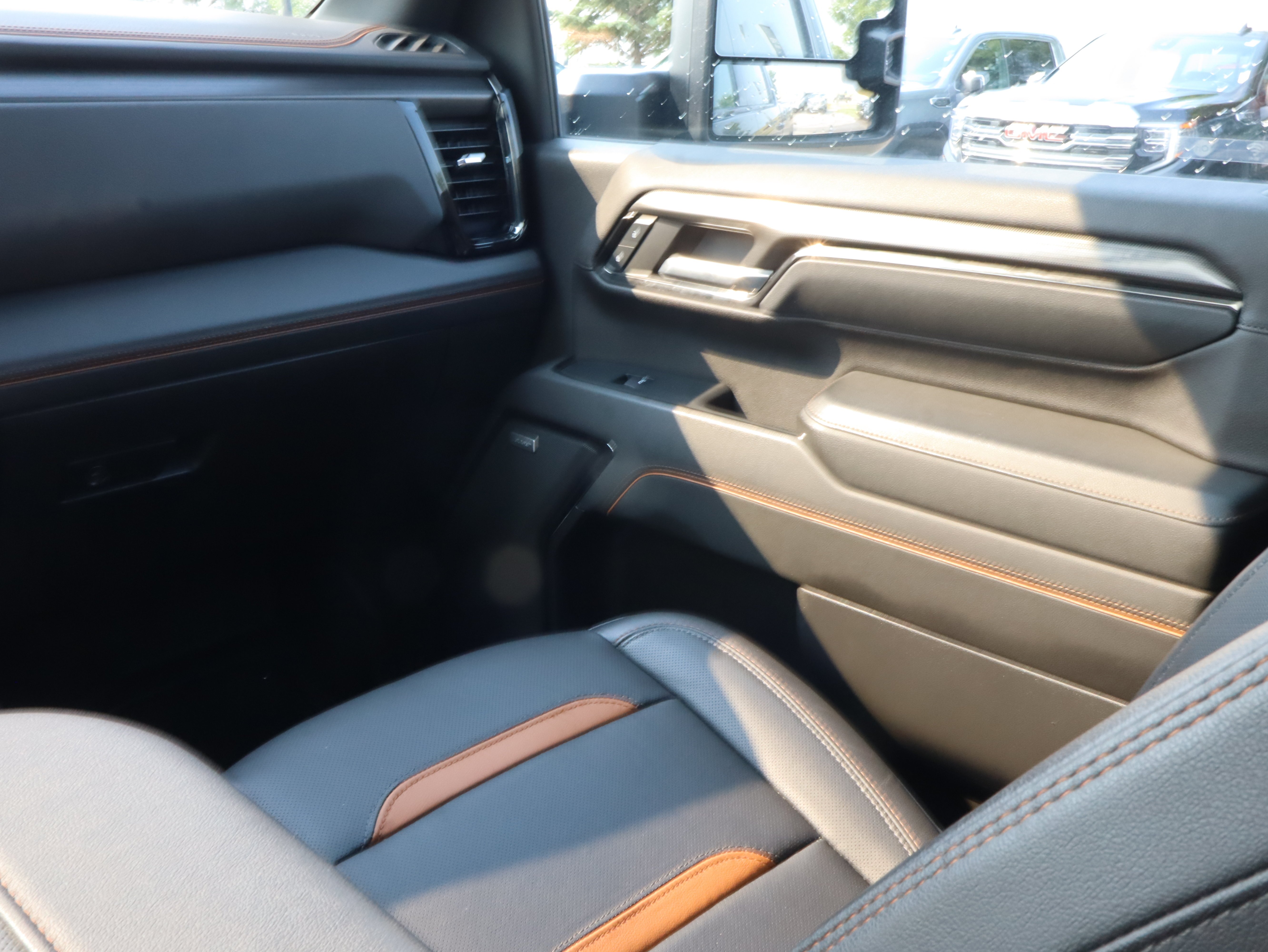 2024 GMC Sierra 2500HD AT4 - Photo 11