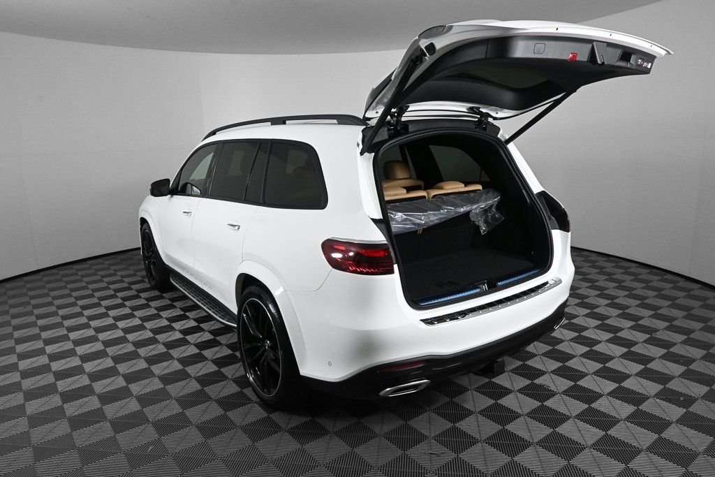 New 2026 Polar White Mercedes-Benz GLS 580 image 32