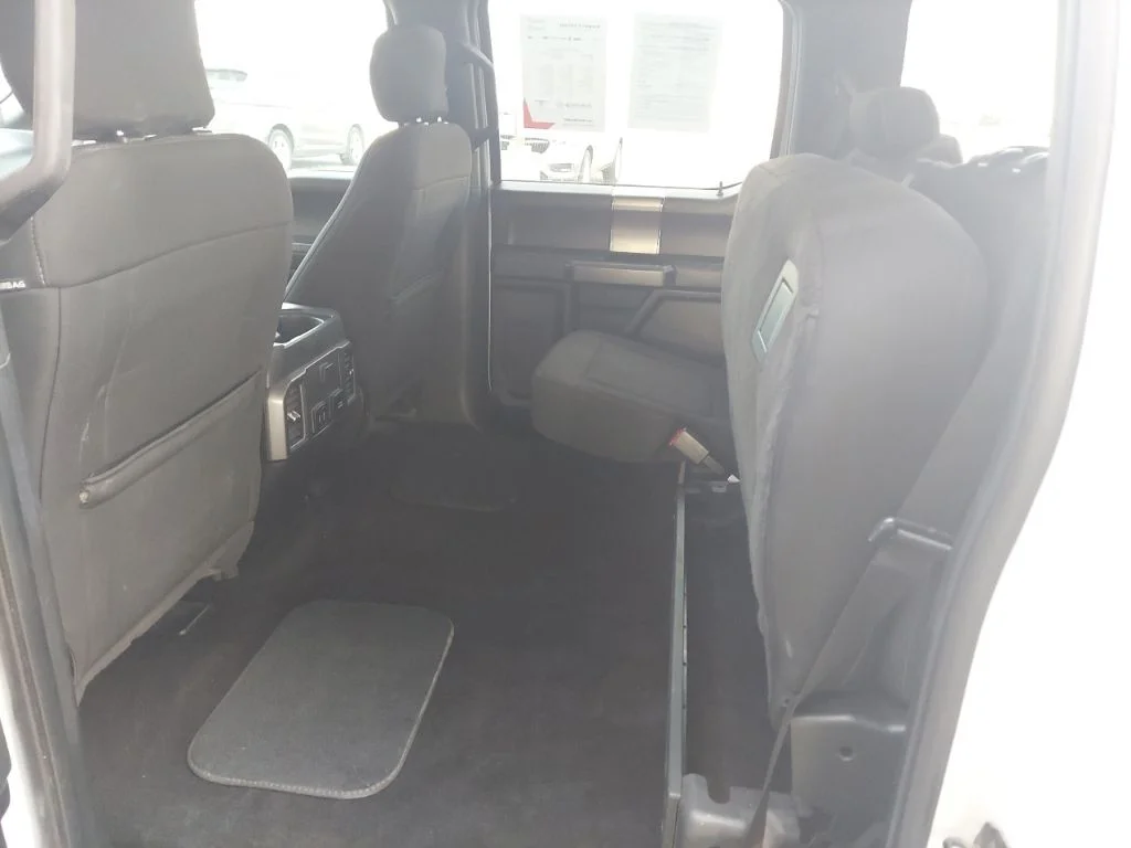 Used 2017 Oxford White Ford XLT image 35