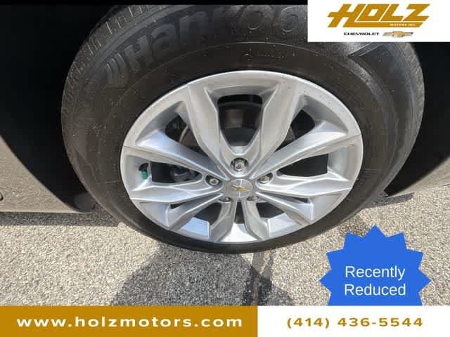 Certified Used 2022 Mineral Gray Metallic Chevrolet LT image 32