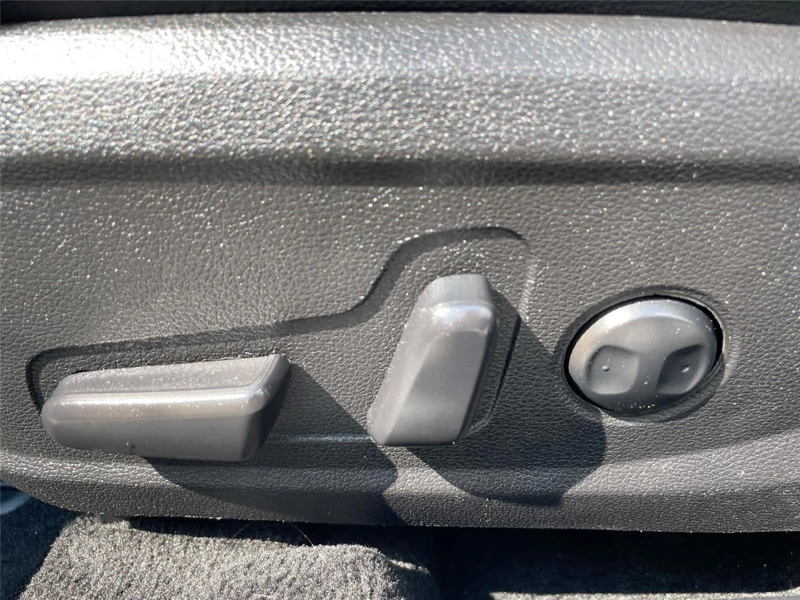 Used 2019 Platinum Graphite Kia S image 13