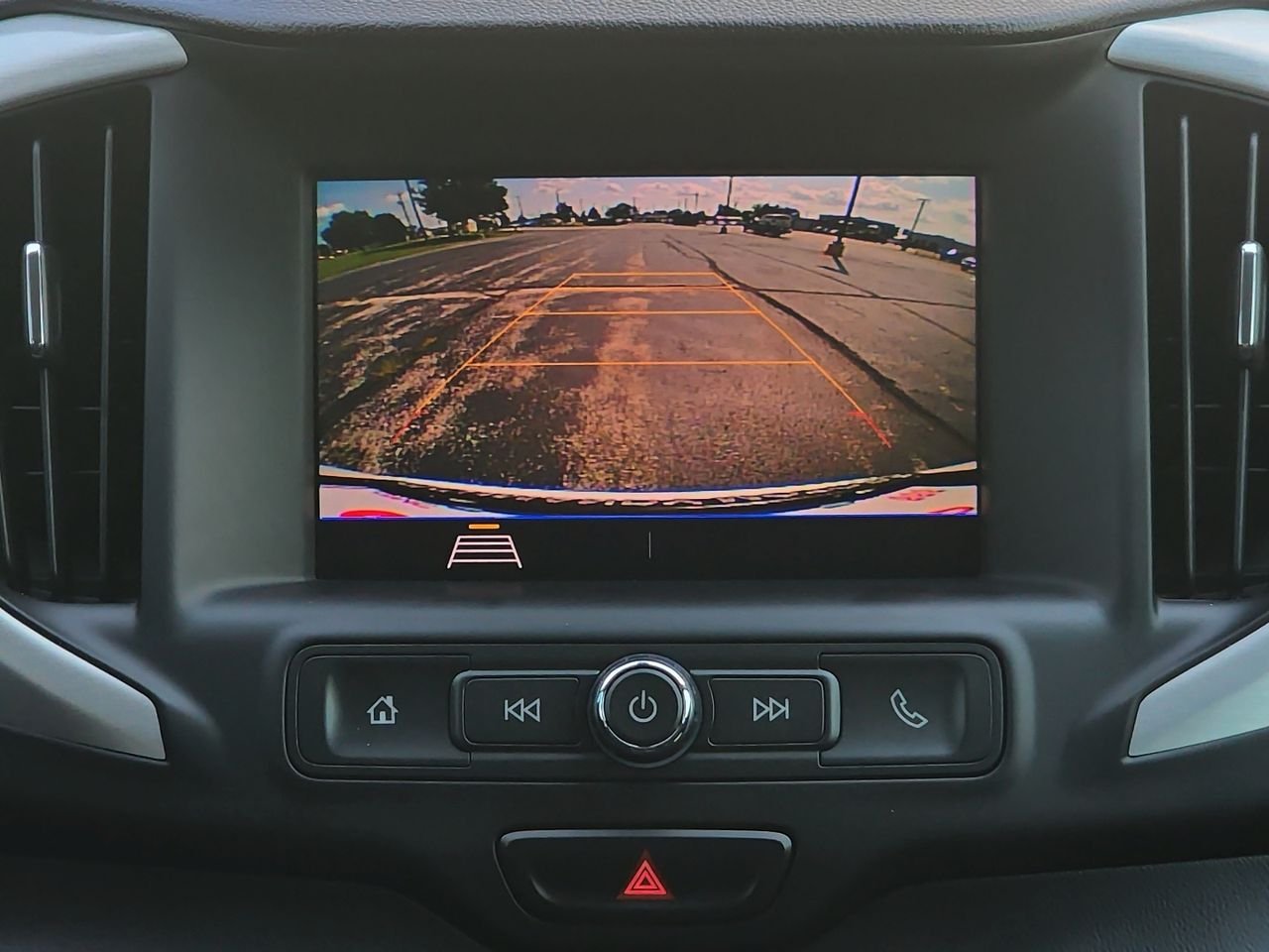 Used 2020 White GMC SLE image 16