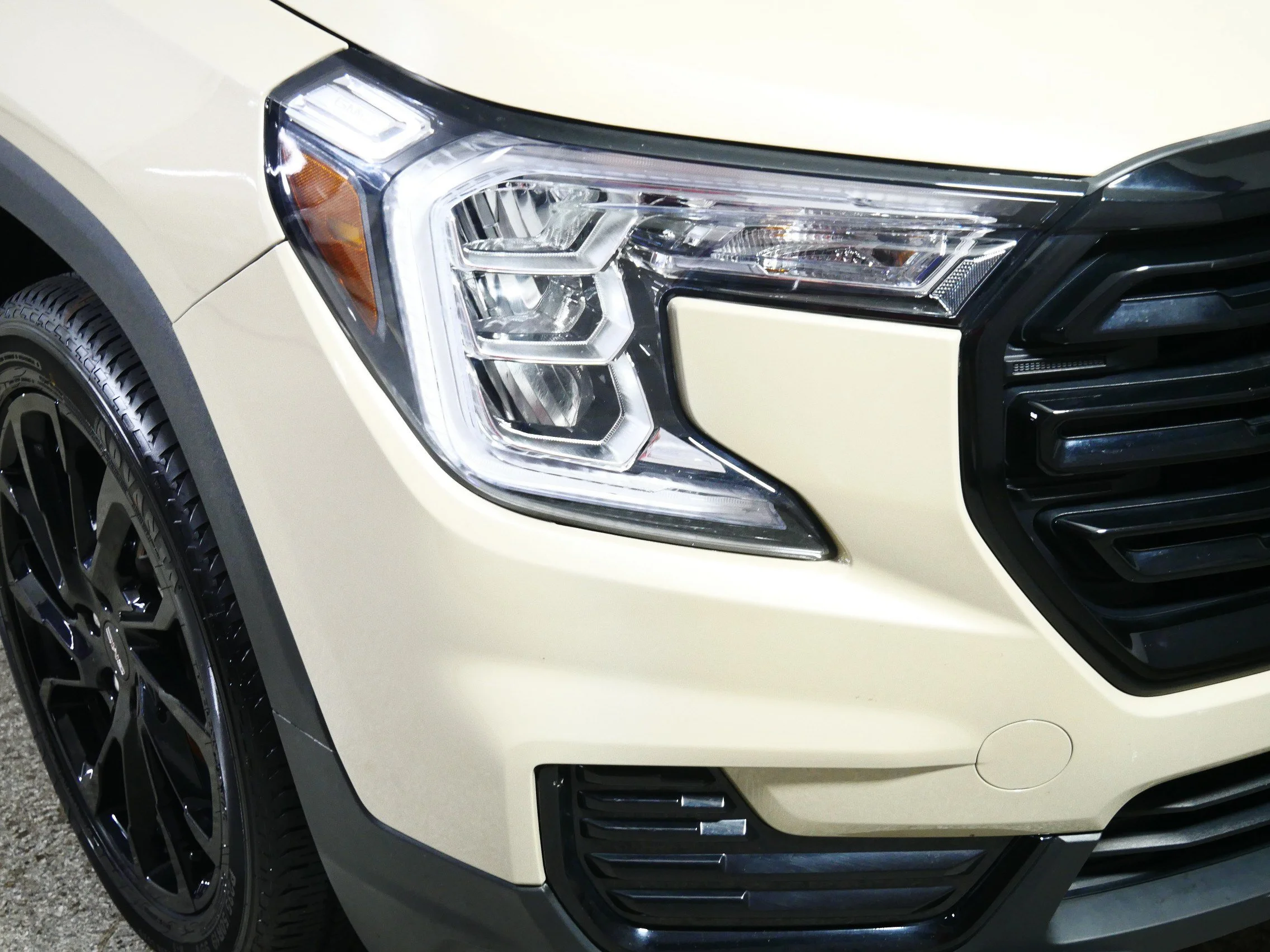 Used 2023 Desert Sand Metallic GMC SLE image 16