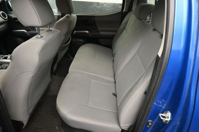Used 2018 Blue Toyota SR5 image 19