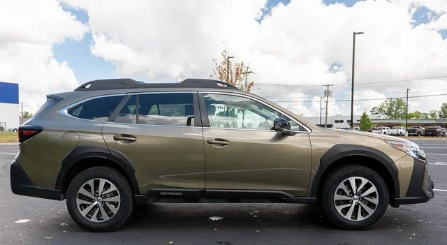 Used 2025 Green Subaru Premium image 5