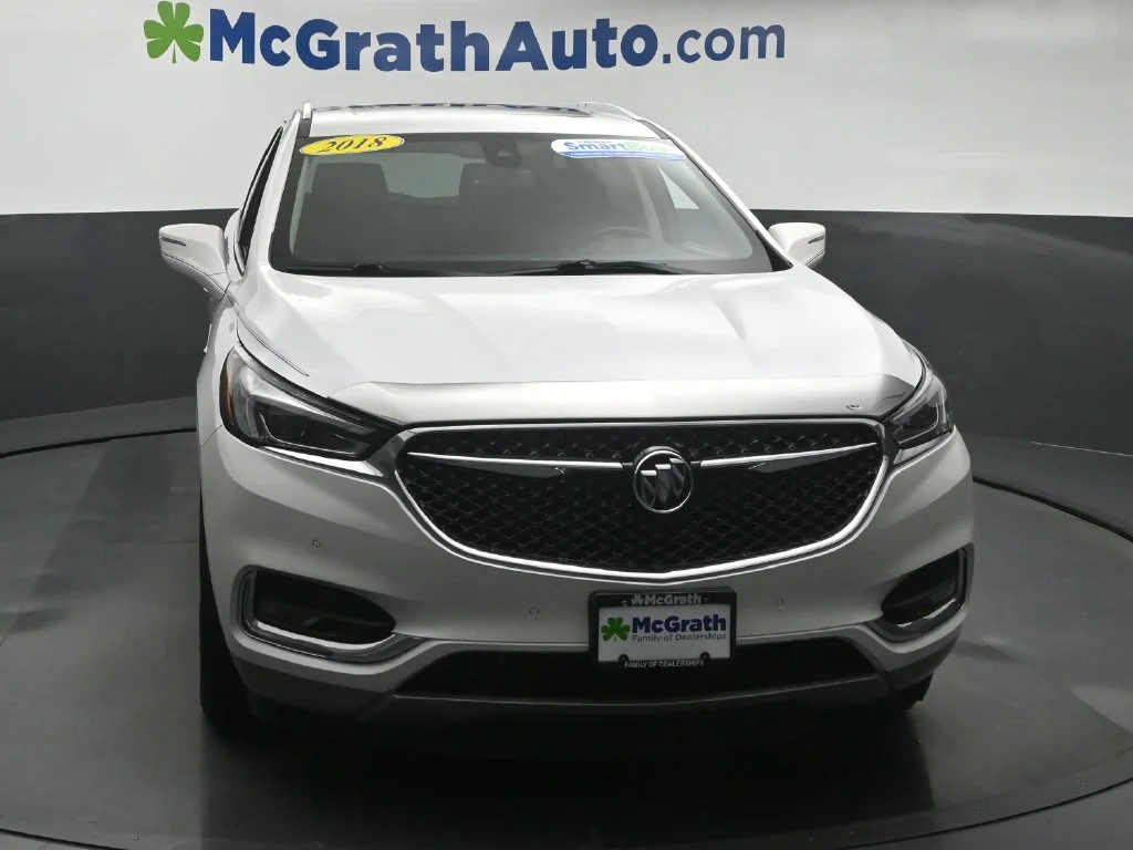Used 2018 White Buick Avenir image 5