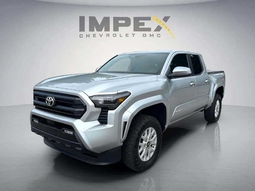 Used 2025  Toyota SR image 1