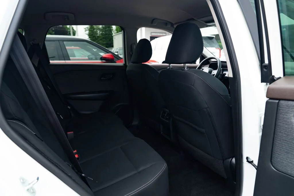 Used 2023 White Nissan S image 23