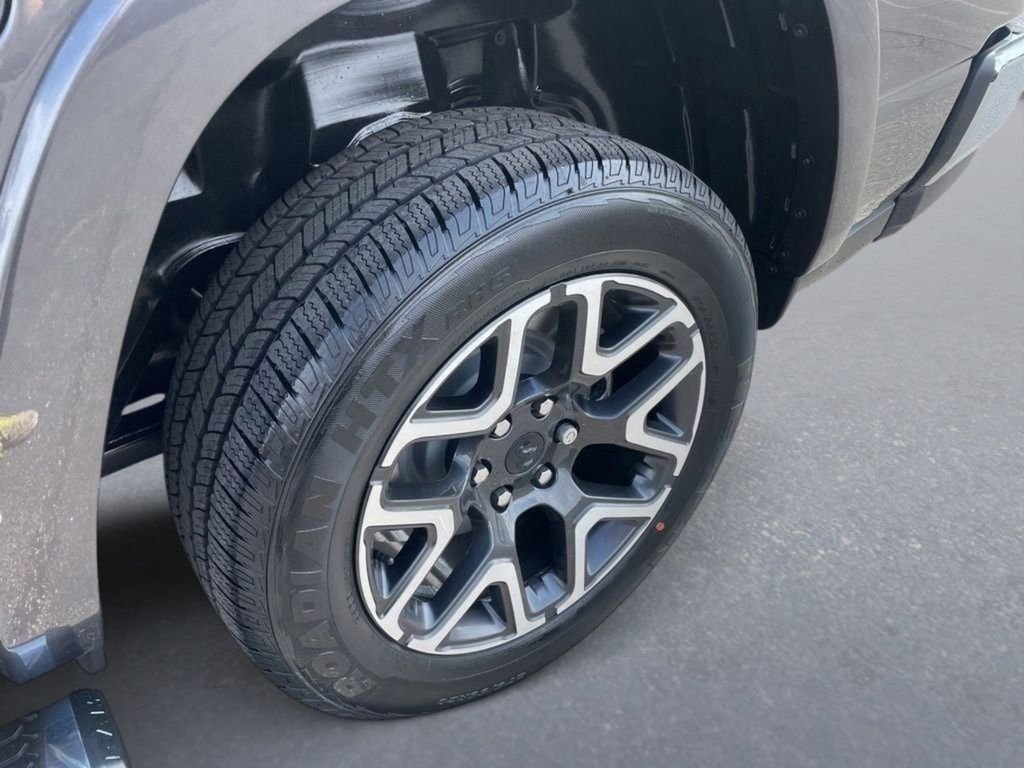 New 2026 Granite Crystal Metallic Clear-Coat Exterior Paint RAM Laramie image 10