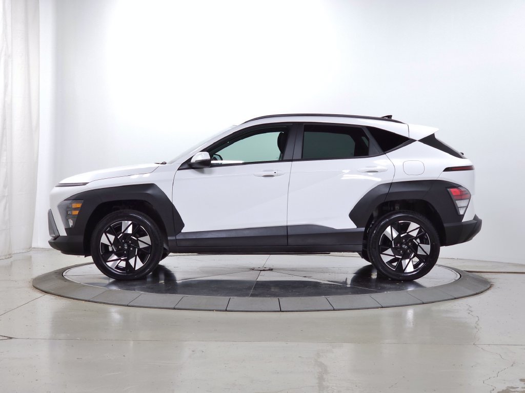 Certified Used 2025 Atlas White Hyundai SEL image 5