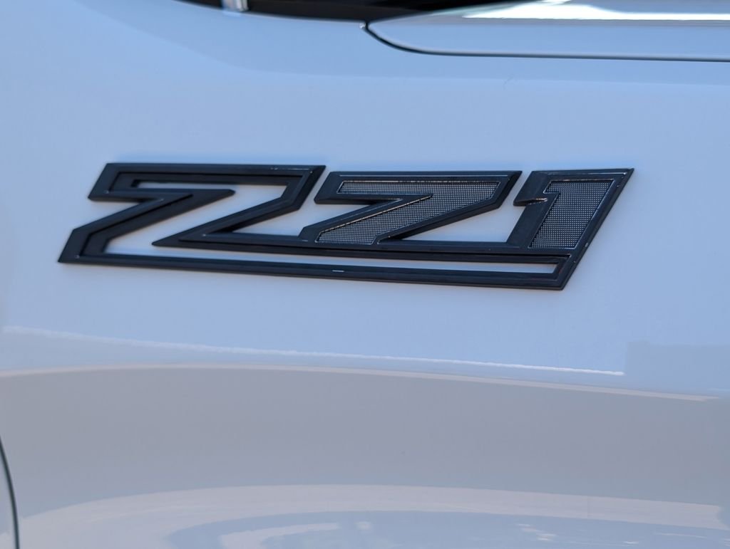 Used 2020 SUMMIT WHITE Chevrolet LT image 29