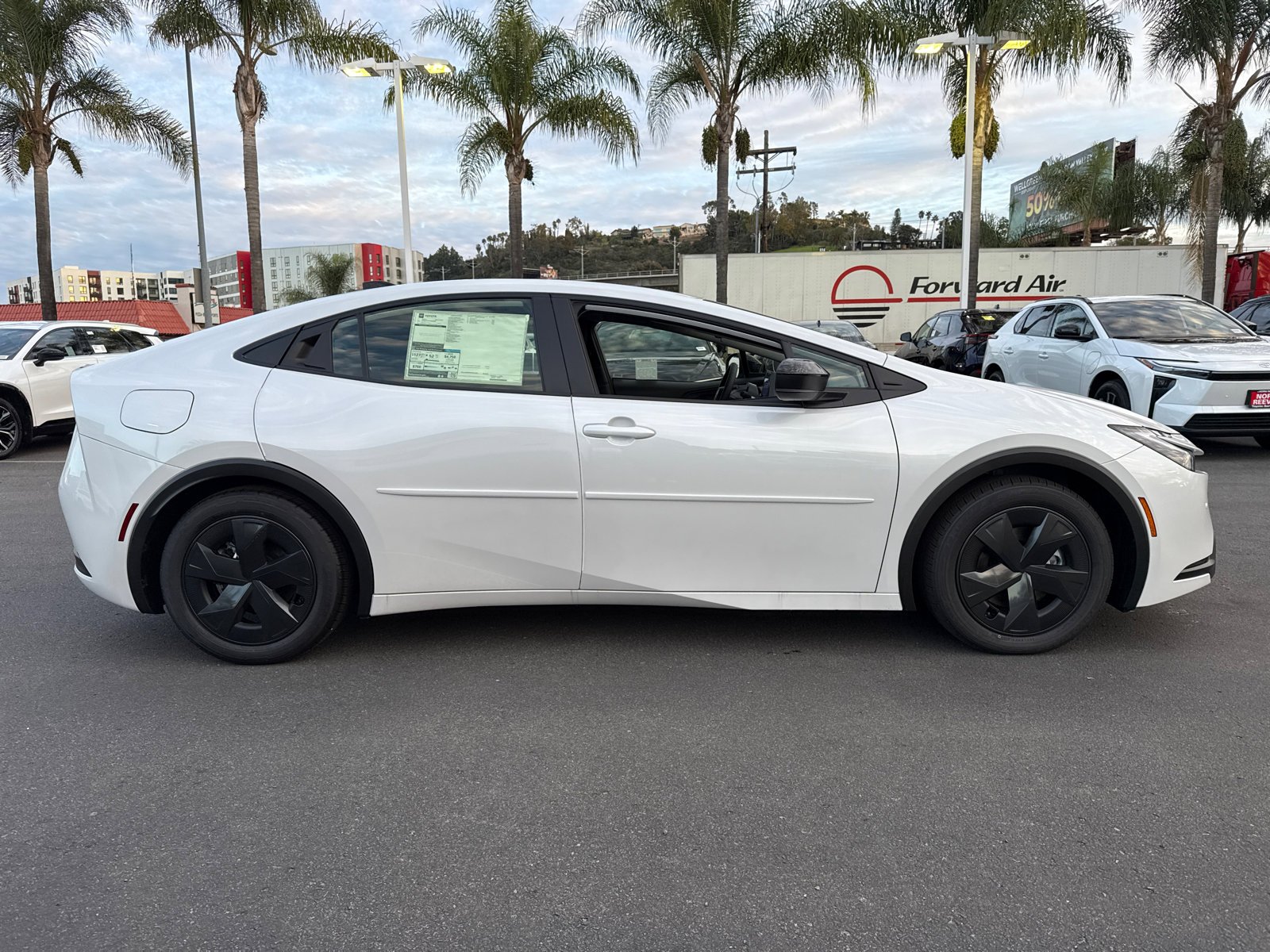 New 2026 Wind Chill Pearl <sup>1</sup> Toyota  SE image 6