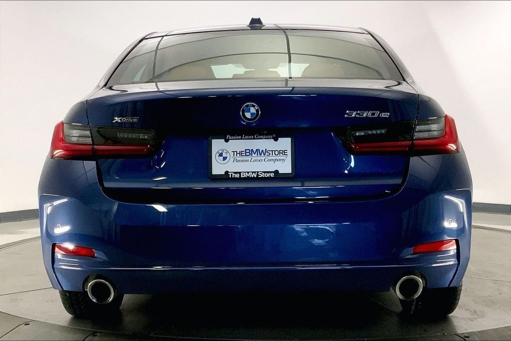 Used 2023 Phytonic Blue Metallic BMW  image 3
