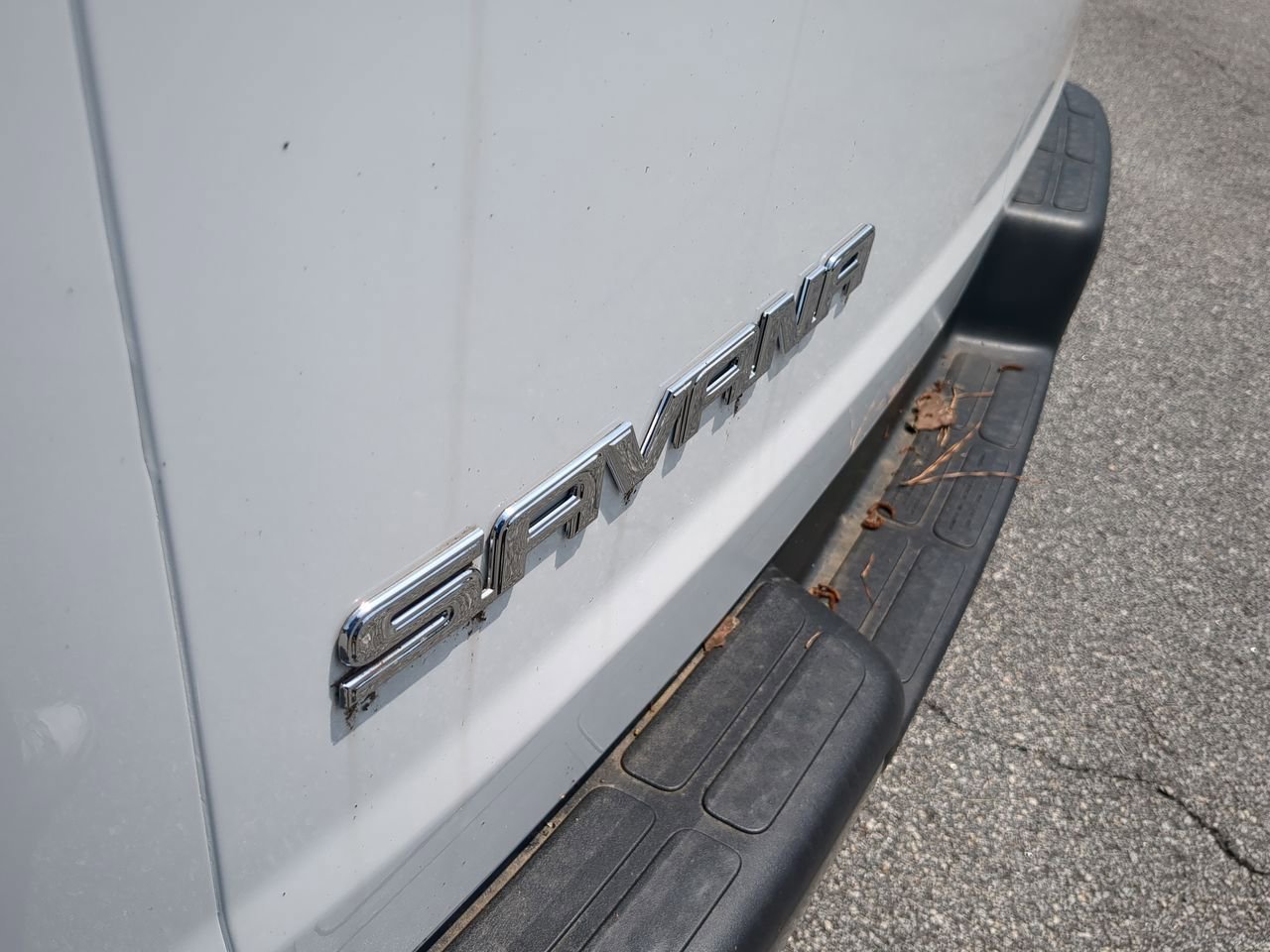 2025 GMC Savana Cargo Work Van - Photo 28