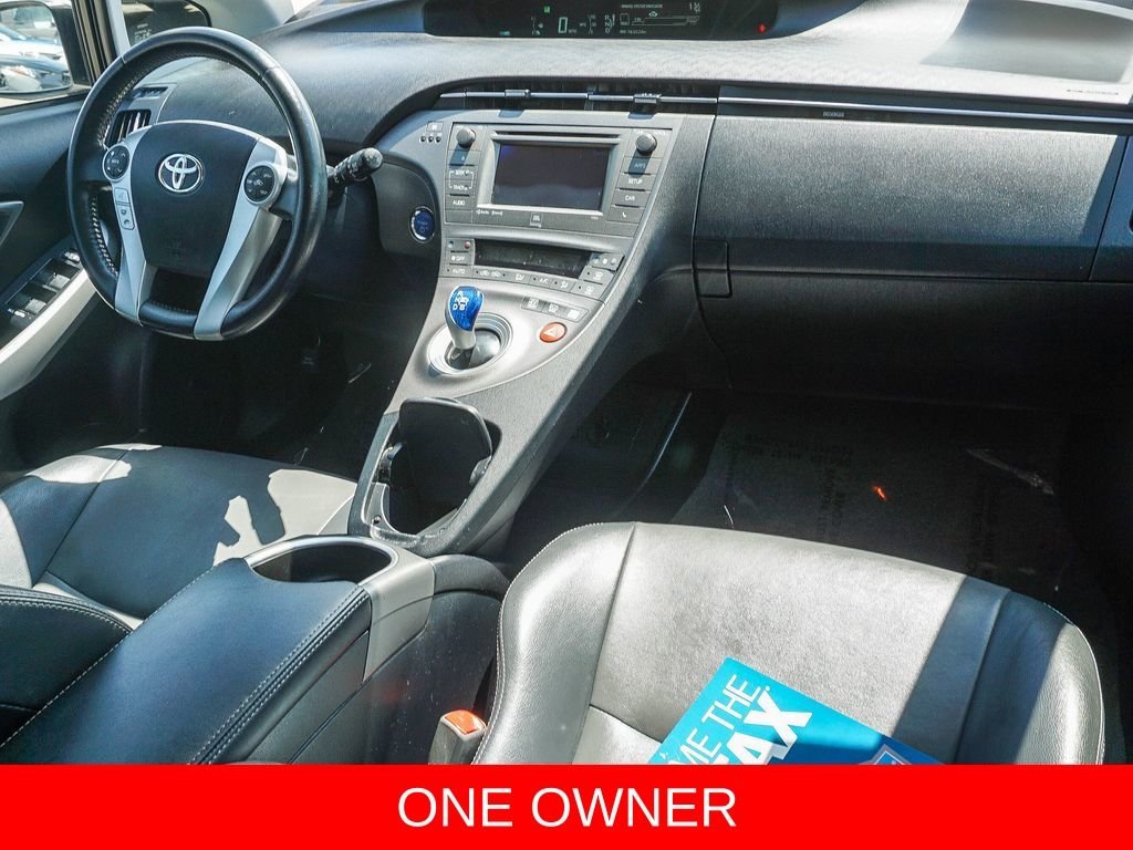 Used 2013 White Toyota Four image 14