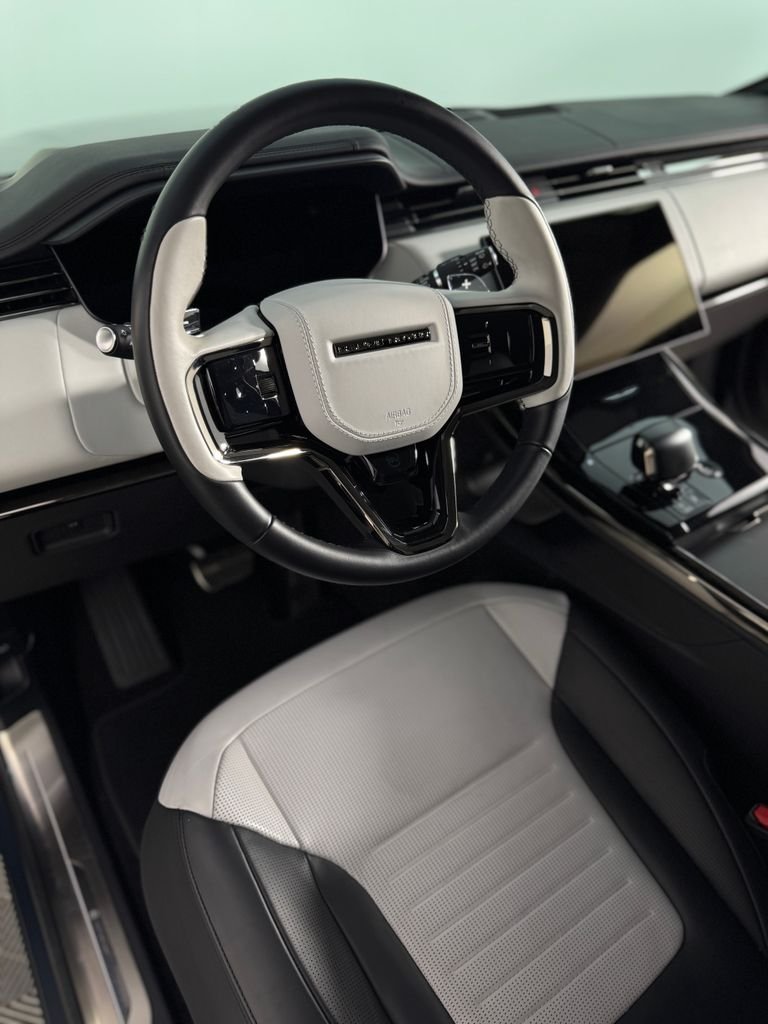 Used 2025 Velocity Blue SV Bespoke Ultra Metallic Satin Land Rover SV Edition Two image 26