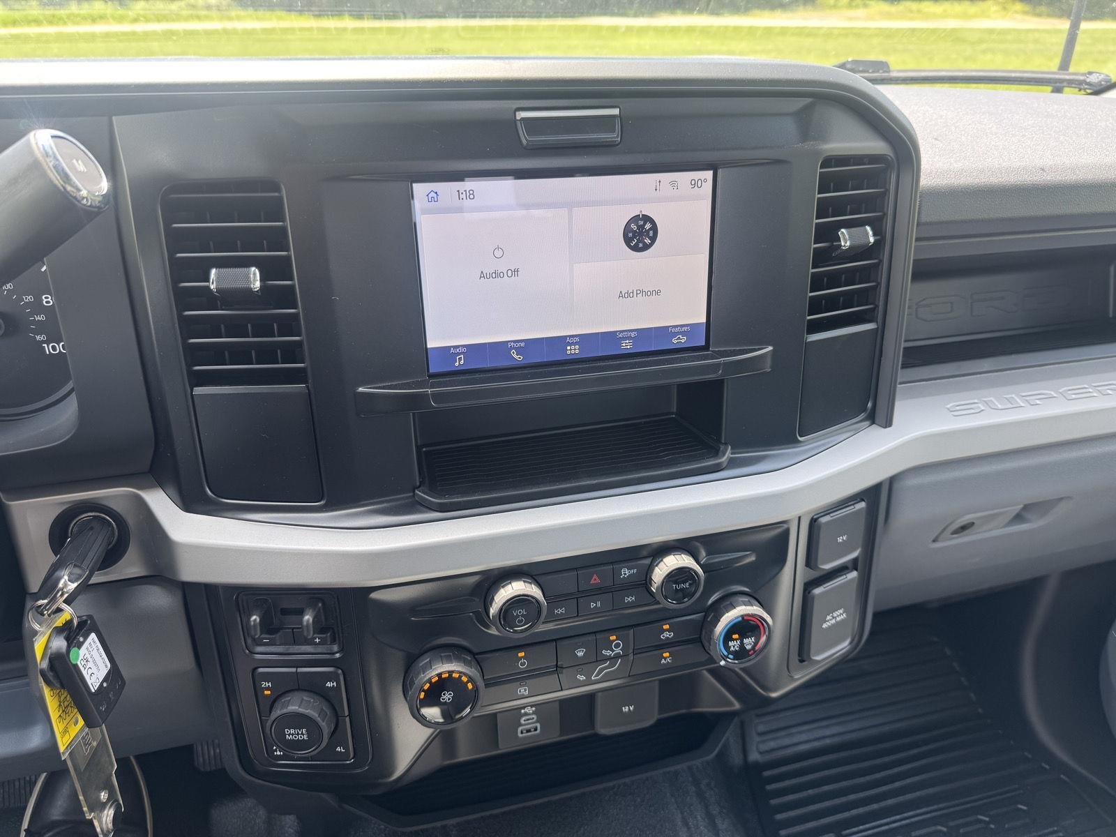 New 2026 Oxford White Ford XL image 16
