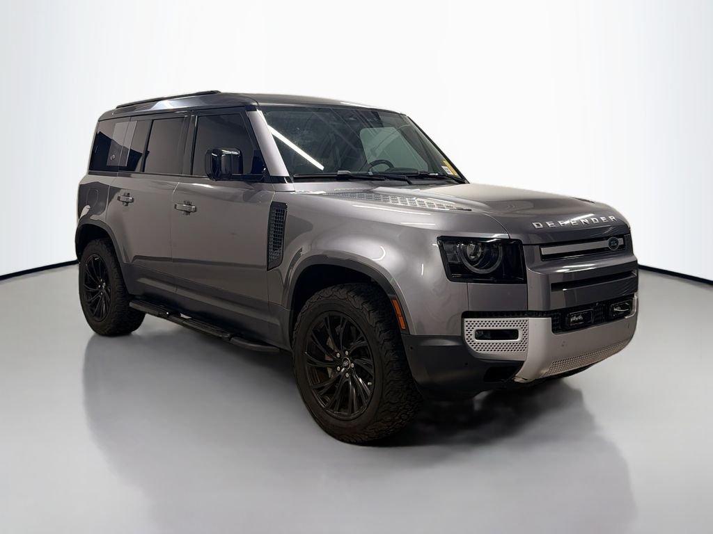Used 2021  Land Rover SE image 7