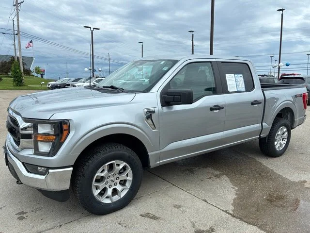 Certified Used 2023 Iconic Silver Metallic Ford XLT image 3