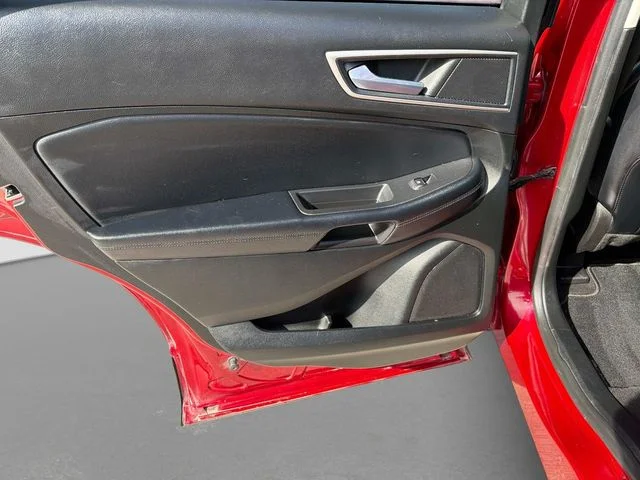 Used 2022 Red Ford SEL image 13
