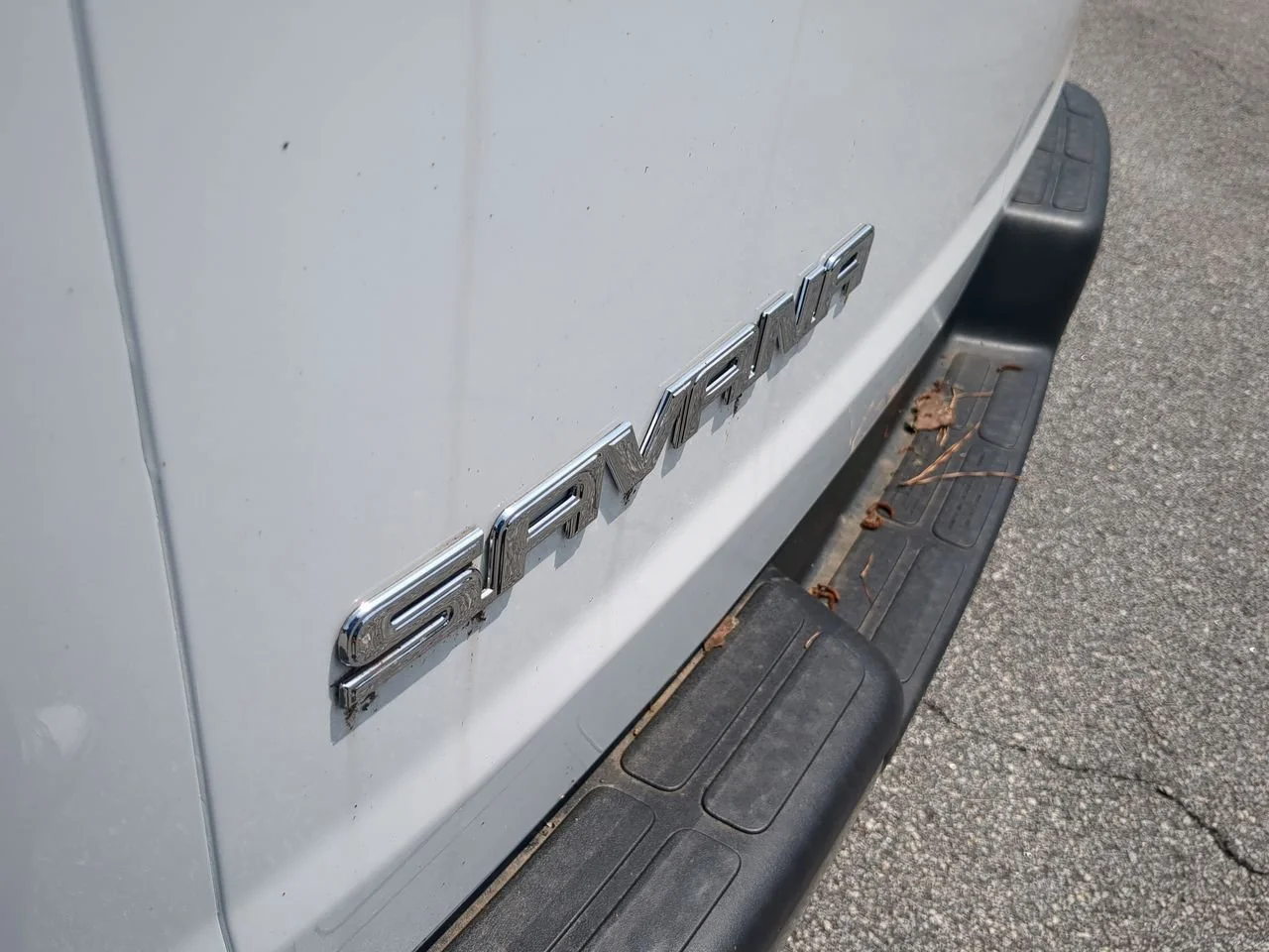 New 2025 Summit White GMC Work Van image 28
