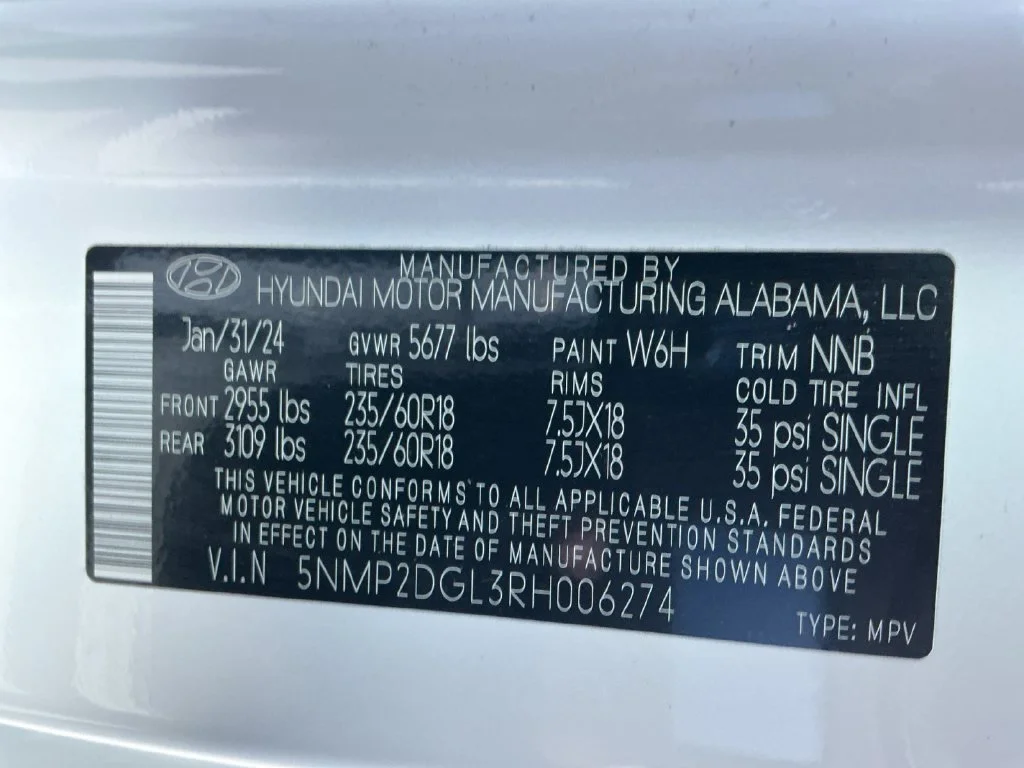Used 2024 White Hyundai SEL image 31