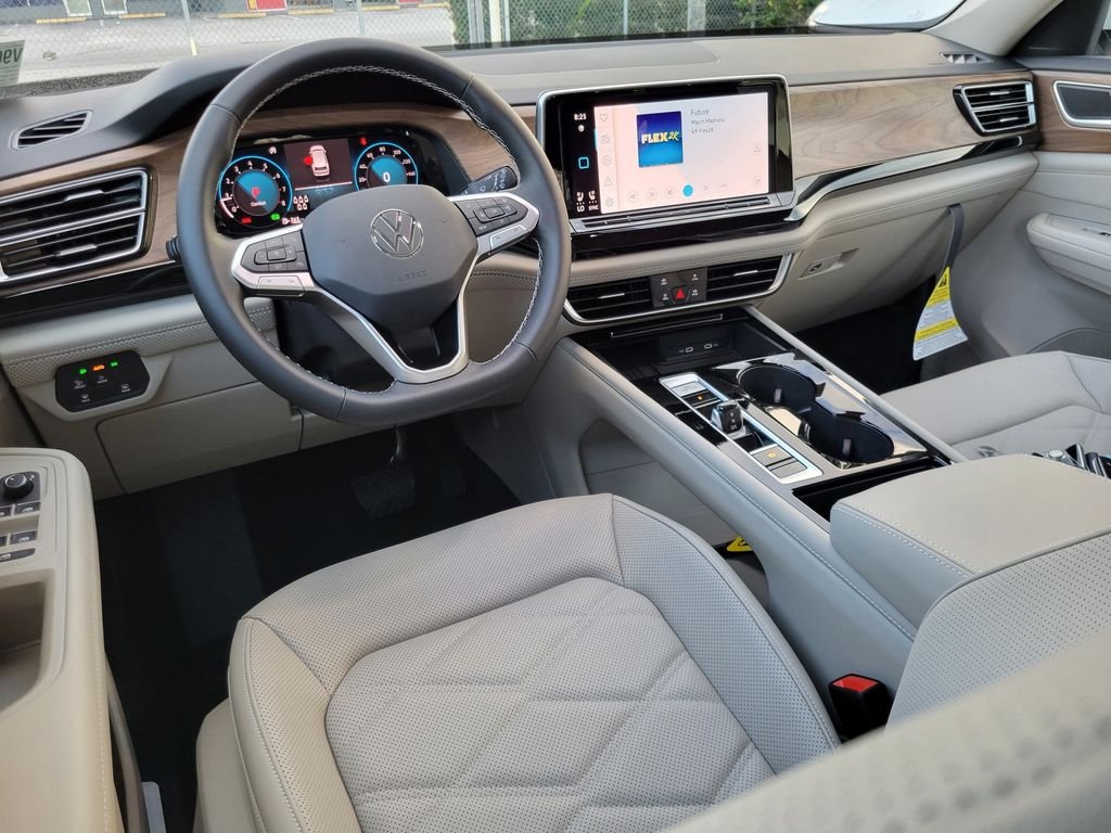 New 2026 White/off-white Volkswagen SE w/Technology image 9