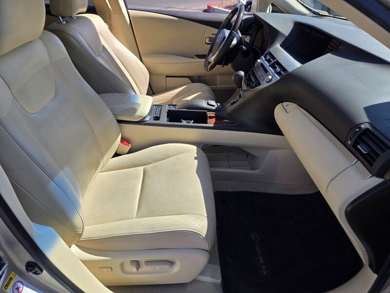 Used 2013 Cashmere Metallic LEXUS AWD 4DR image 15