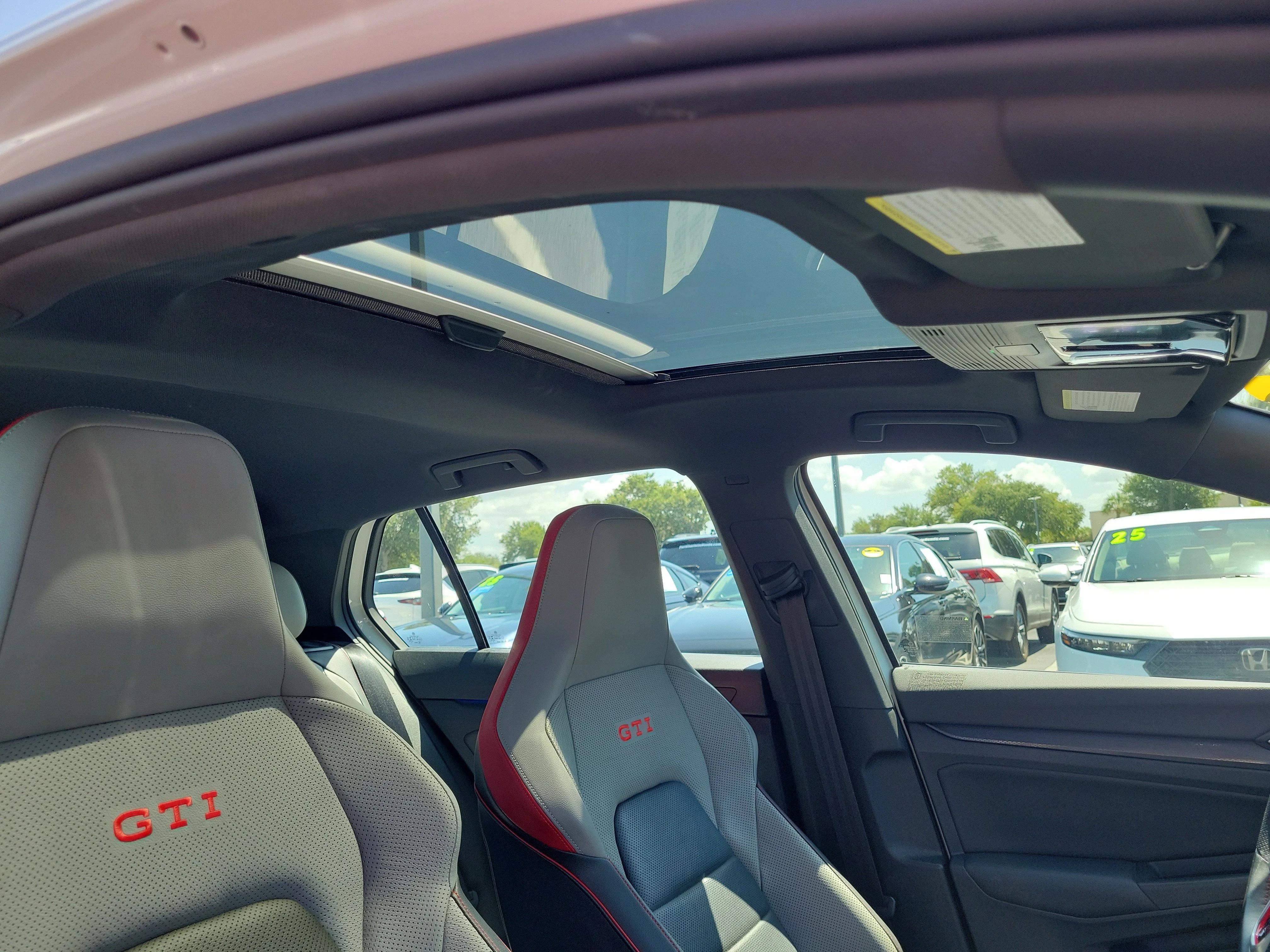 Used 2023 White Volkswagen Autobahn image 9