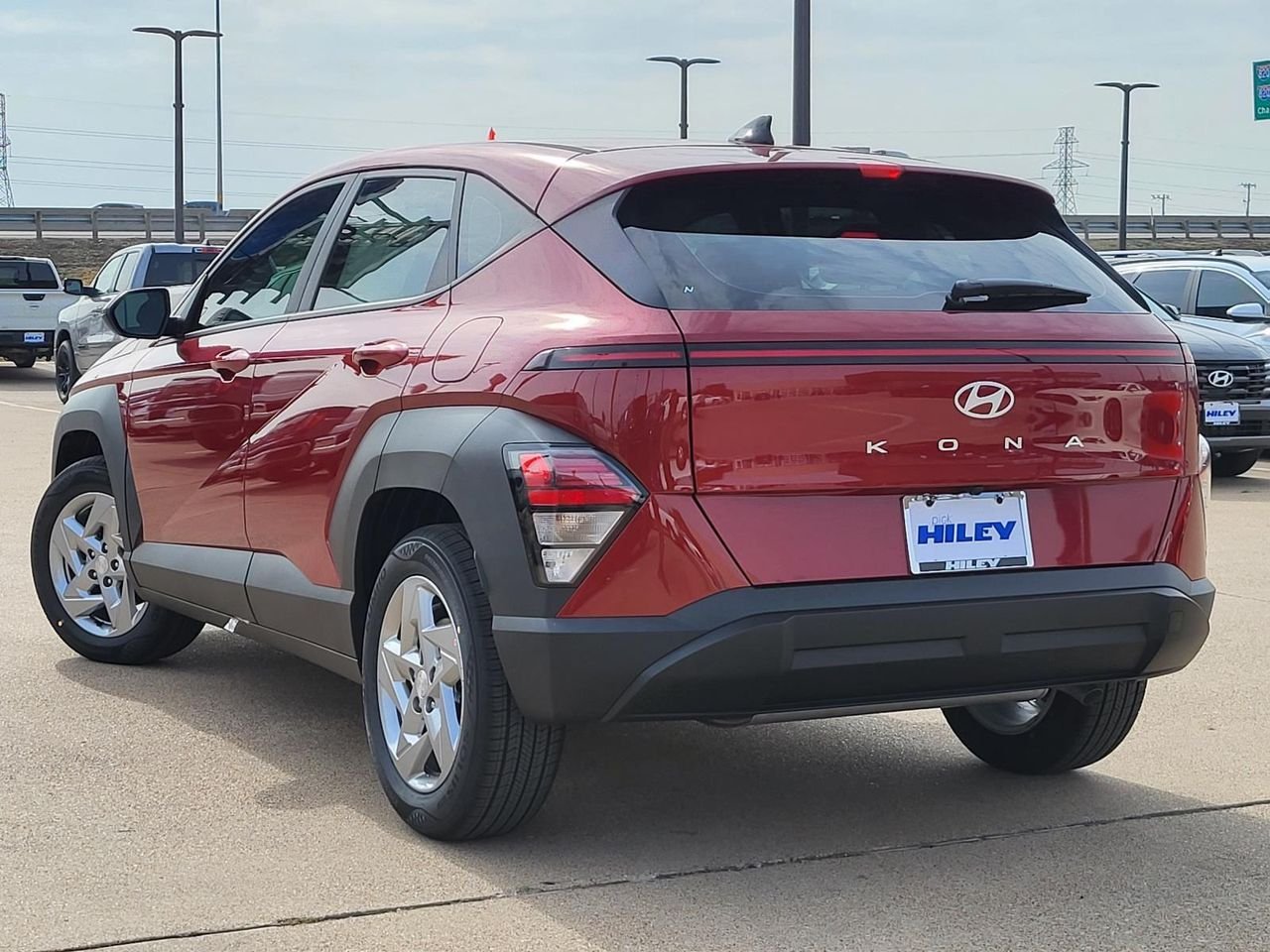New 2026 Ultimate Red Metallic Hyundai SE FWD image 3