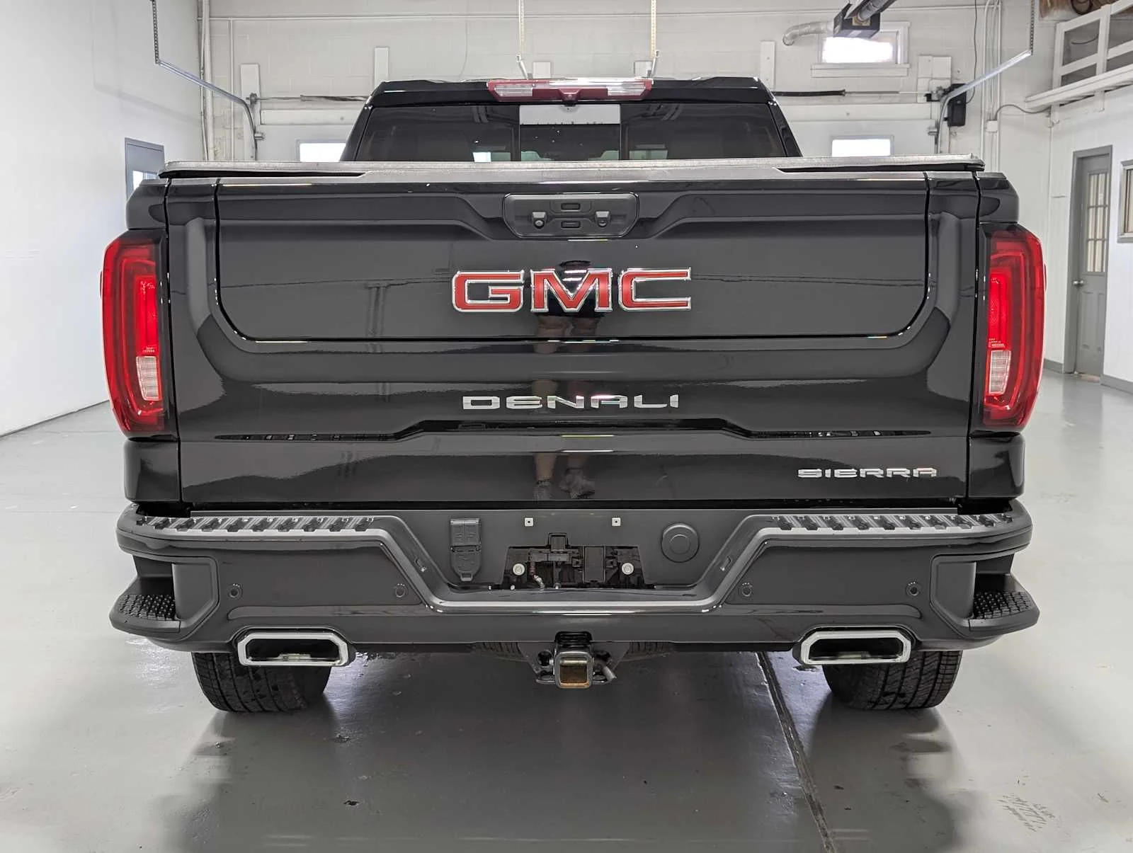 Used 2023 Onyx Black GMC Denali image 9