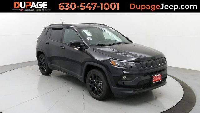 Used 2022 Black Jeep Latitude image 1