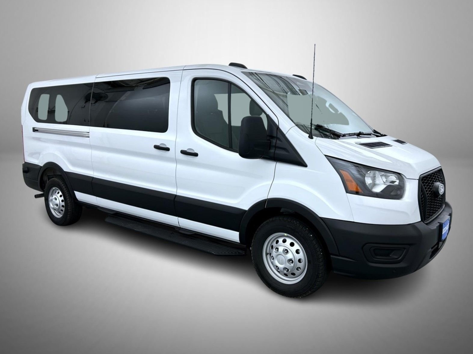 New 2026 Oxford White Ford XL image 3