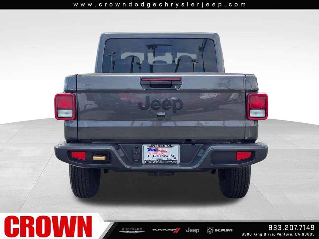 New 2026 Granite Crystal Metallic Clearcoat Jeep 85th Anniversary Edition image 6