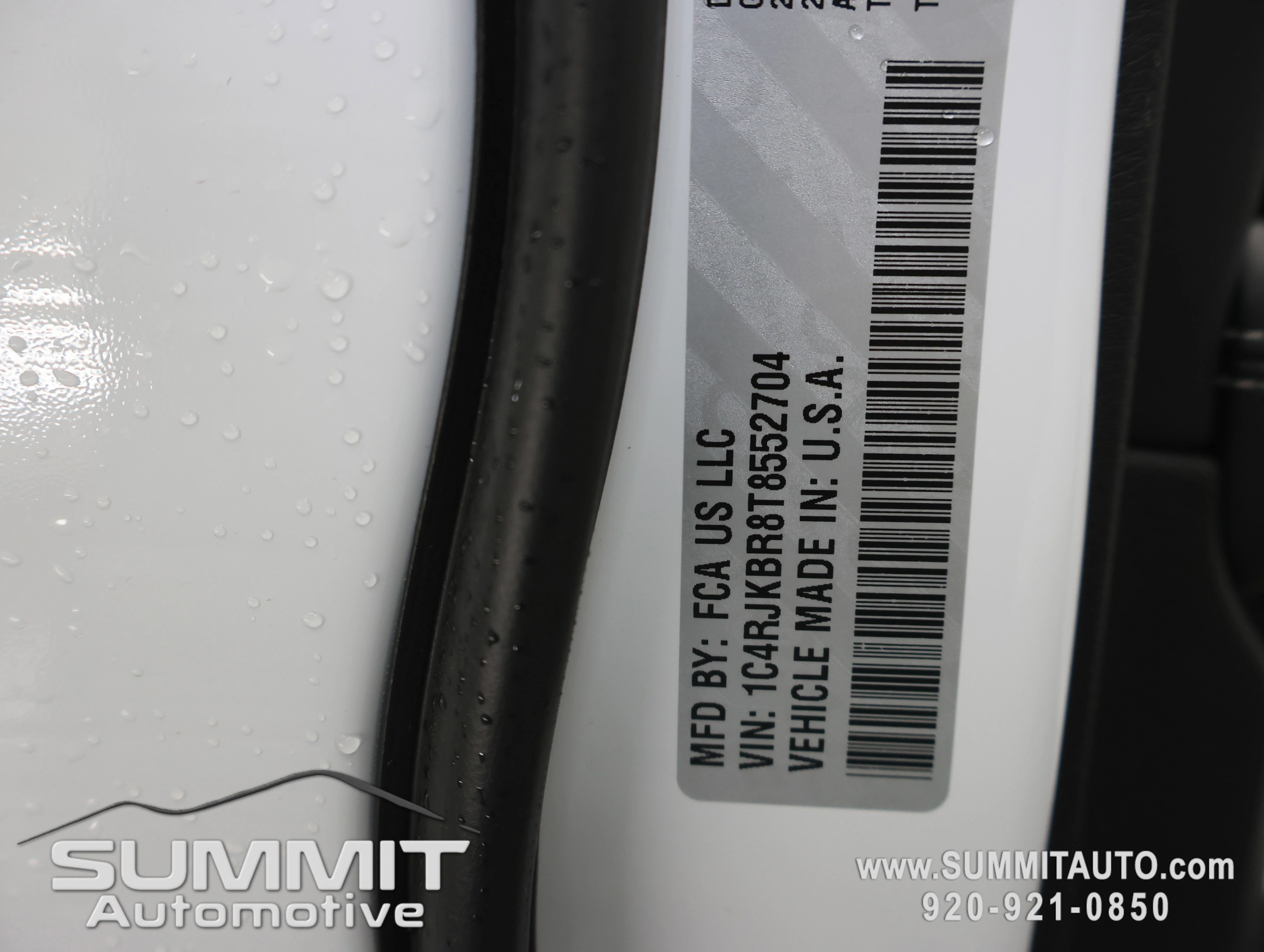 New 2026 Bright White Clear-Coat Exterior Paint Jeep Limited image 71