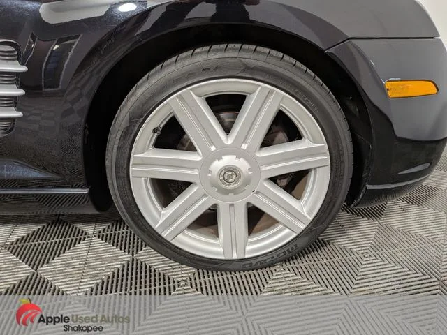 Used 2006 Black Chrysler Limited image 27