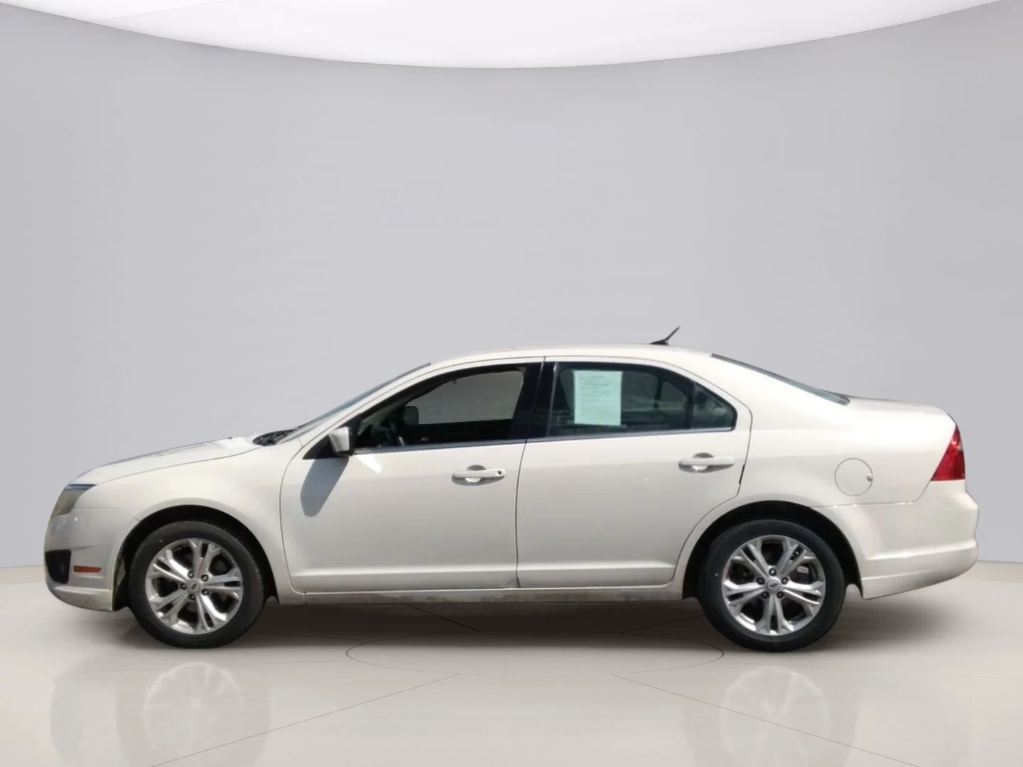 Used 2012 White Ford SE image 2