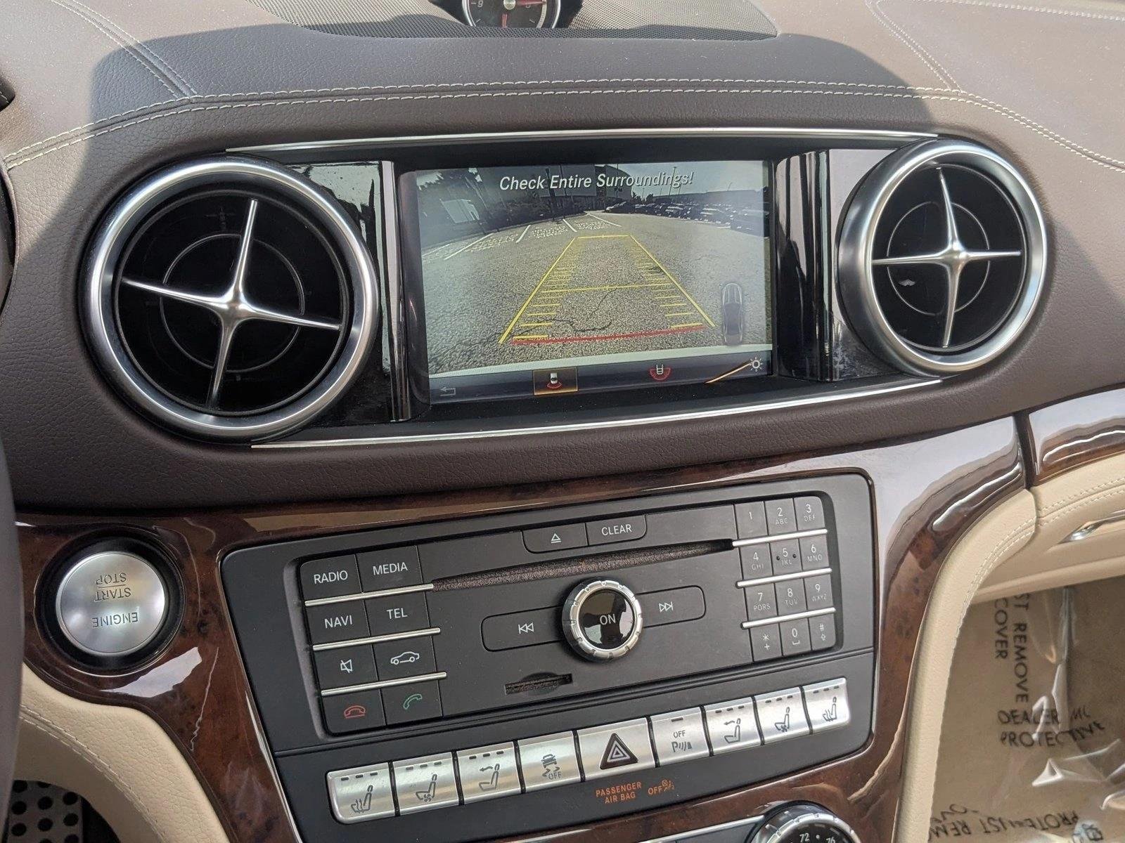 Used 2019 Designo Diamond White Metallic Mercedes-Benz SL 550 image 13