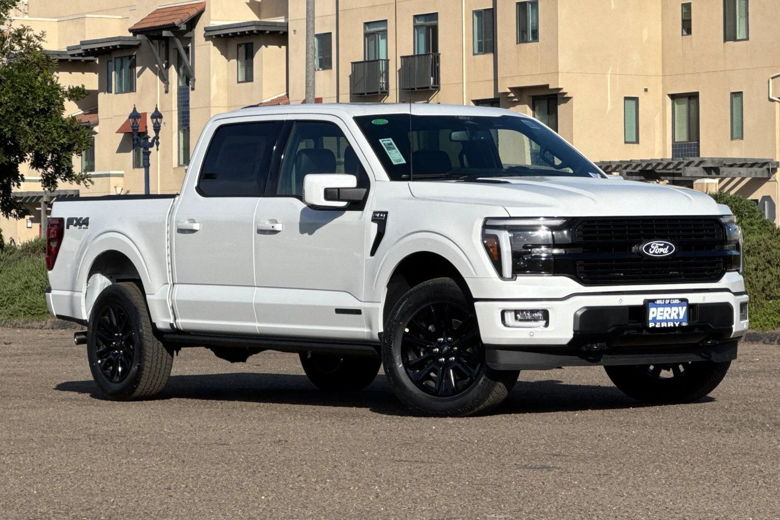New 2026 Star White Metallic Tri-Coat Ford Platinum® image 1