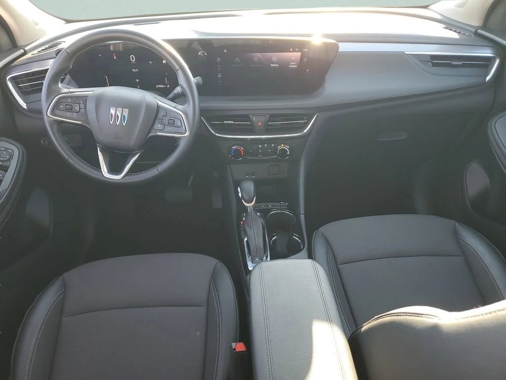 Used 2025 Summit White Buick Preferred image 10