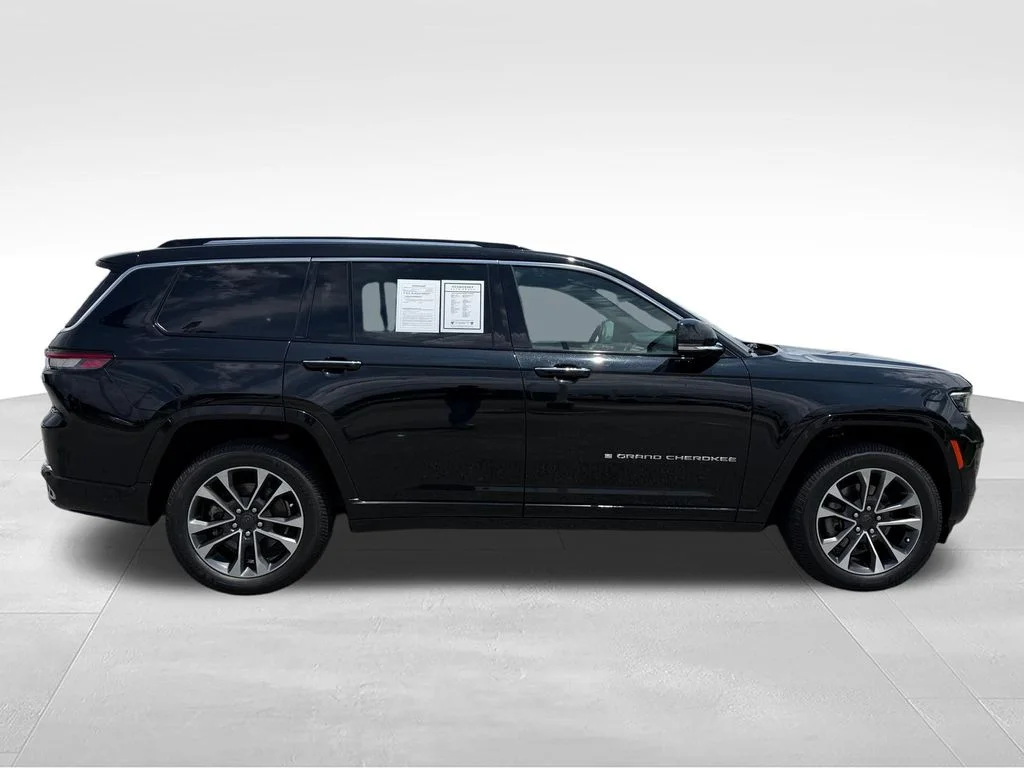 Used 2021 Black Jeep Overland image 30