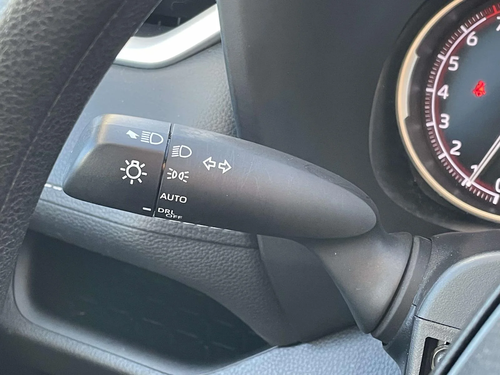 Used 2025 Ice Cap Toyota XLE image 12