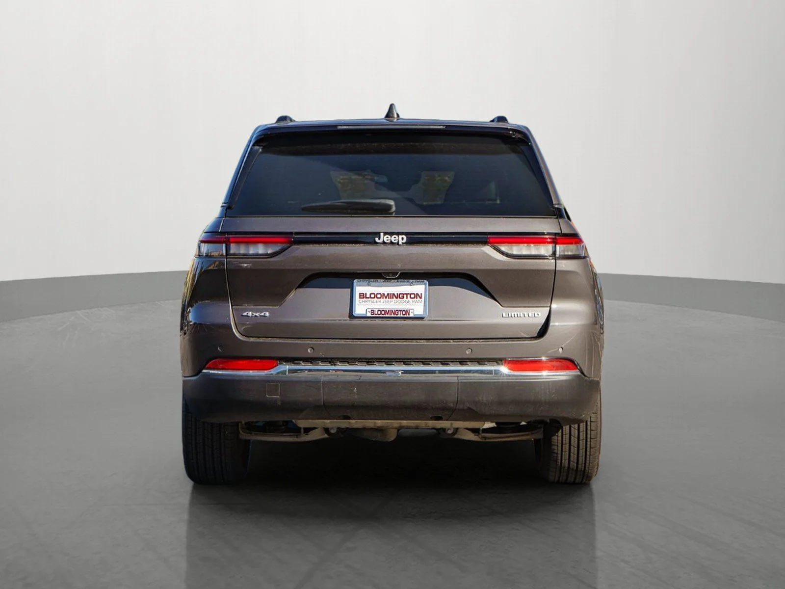 Used 2025 Baltic Gray Metallic Clearcoat Jeep Limited image 6