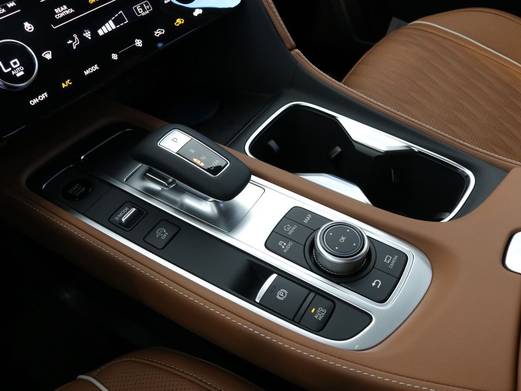 New 2027 2T RAD WHT INFINITI Autograph AWD image 18