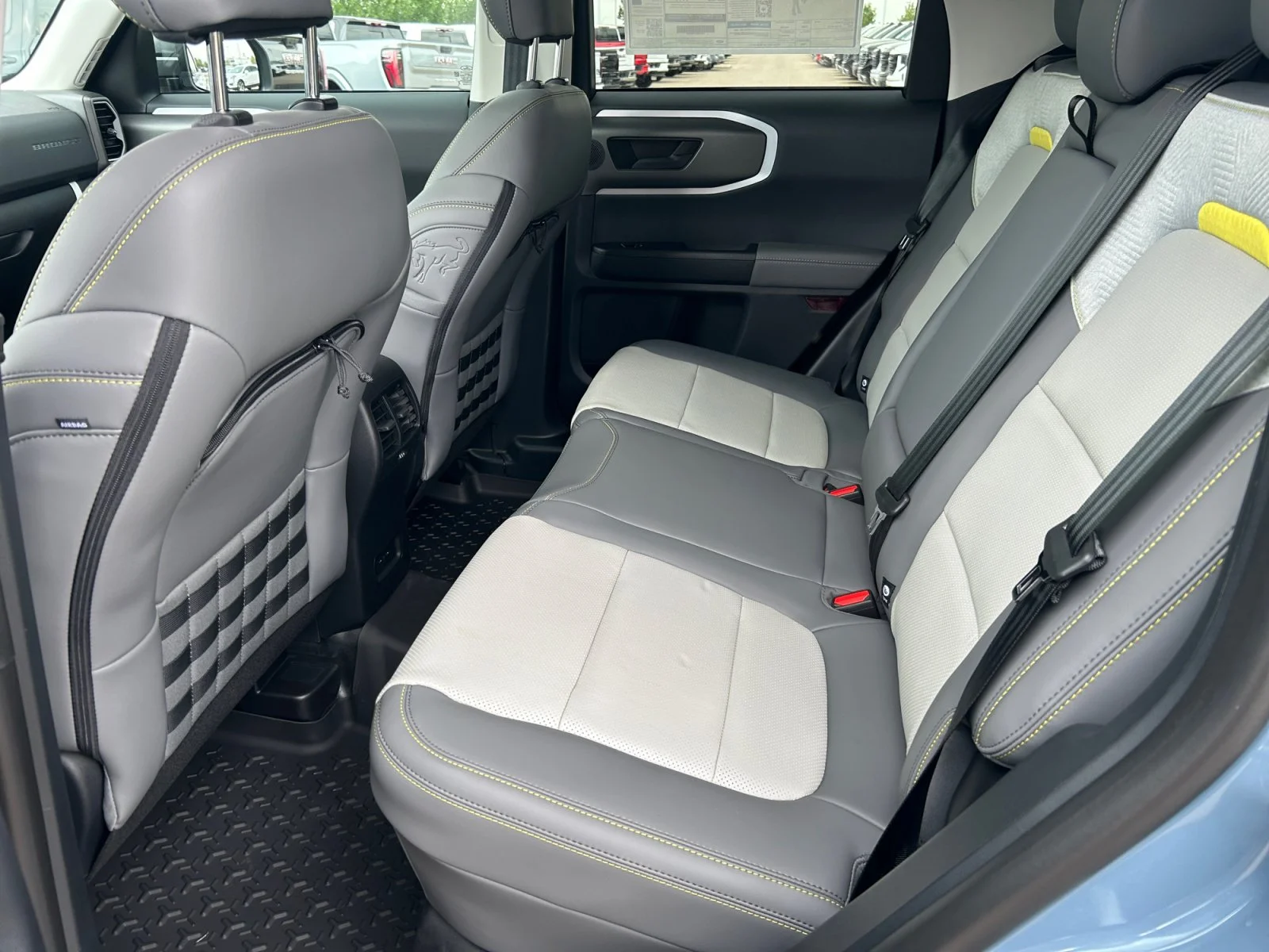 New 2026 Azure Grey Metallic Tri-Coat Ford Badlands image 17