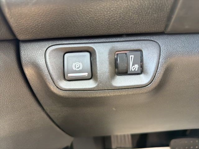 Used 2019 Dark Sky Metallic GMC SLE image 31