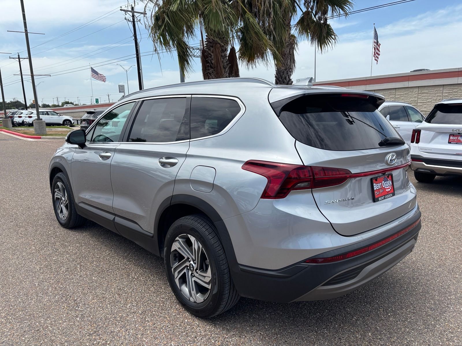 Used 2023 Silver Hyundai SEL image 4