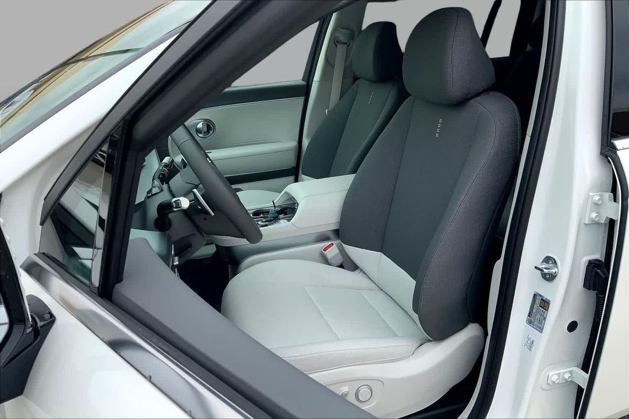 2026 Hyundai IONIQ 9 SE - Photo 7