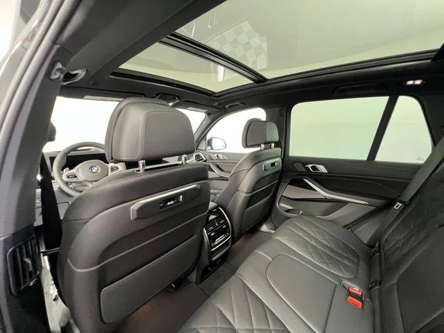 New 2026 Dravit Grey Metallic BMW sDrive40i image 16